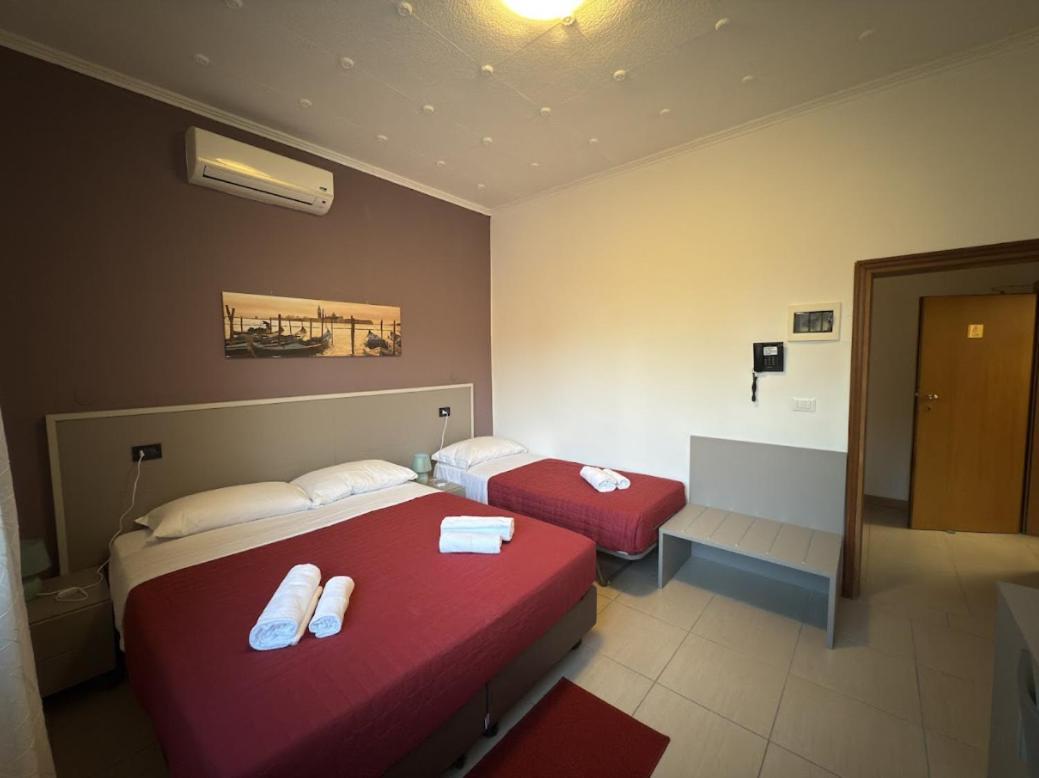 Rb Hotel