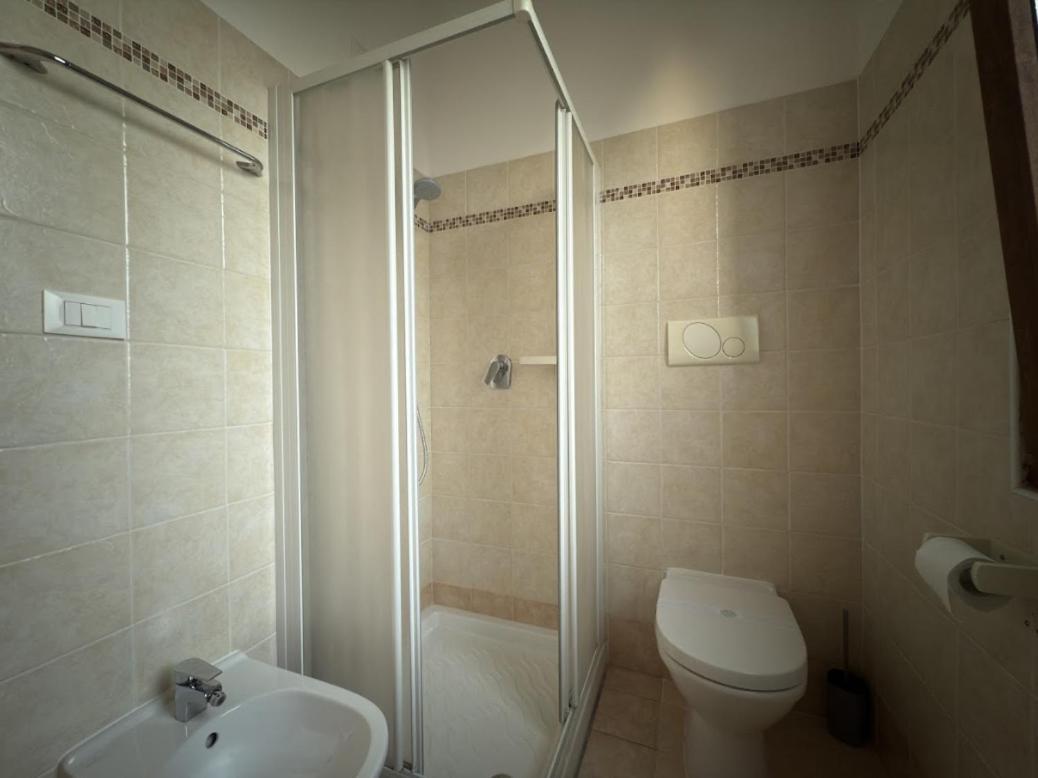 Rb Hotel *
